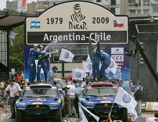 Siegesfeier in Buenos Aires nach dem VW-Doppelsieg 2009. Foto: Auto-Reporter/Volkswagen Motorsport